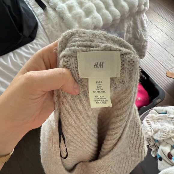 H&M | Sweater Dress - Picture 4 of 5